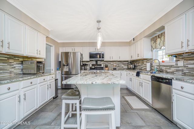 20 Thousand Oaks Terrace, Howell, NJ 07731