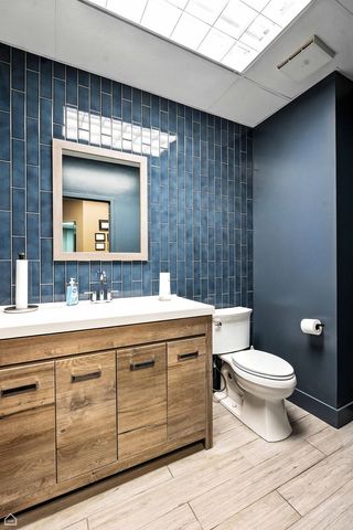 1S280 Summit Avenue A, Oakbrook Terrace, IL 60181