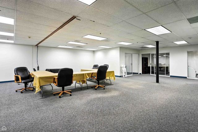 1S280 Summit Avenue A, Oakbrook Terrace, IL 60181