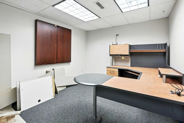 1S280 Summit Avenue A, Oakbrook Terrace, IL 60181