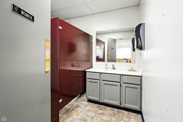 1S280 Summit Avenue A, Oakbrook Terrace, IL 60181