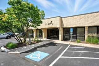 1S280 Summit Avenue A, Oakbrook Terrace, IL 60181