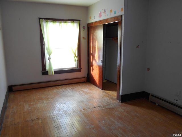 204 MAPLE Street, Augusta, IL 62311