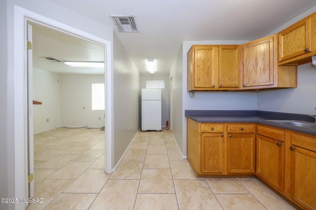 125 E Flores Street, Tucson, AZ 85705