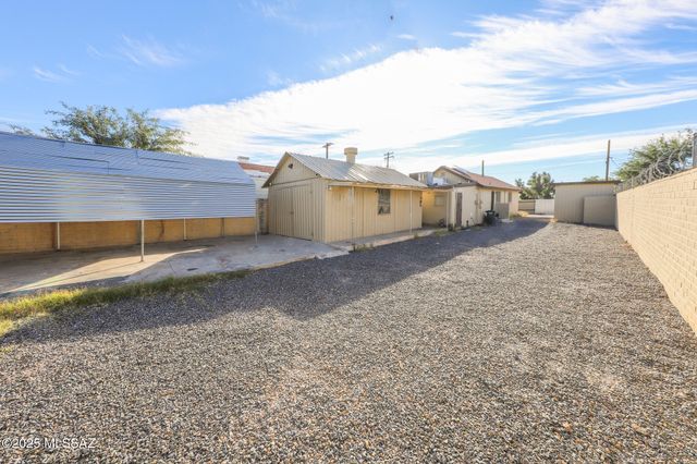 125 E Flores Street, Tucson, AZ 85705