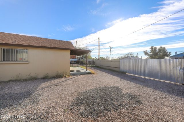 125 E Flores Street, Tucson, AZ 85705