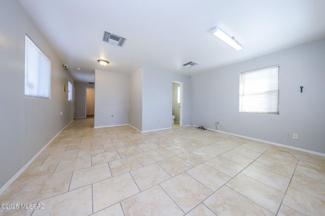 125 E Flores Street, Tucson, AZ 85705