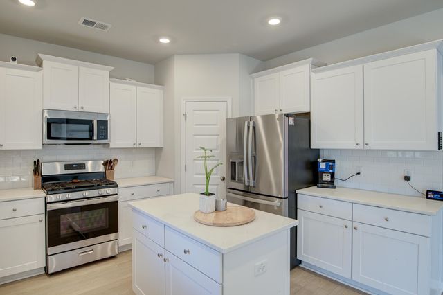 221 Tuscan Sun Street, Summerville, SC 29485