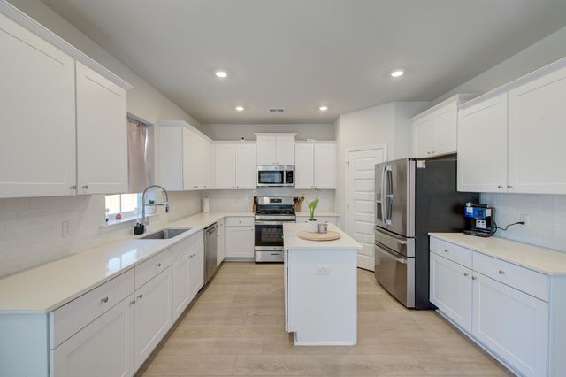 221 Tuscan Sun Street, Summerville, SC 29485