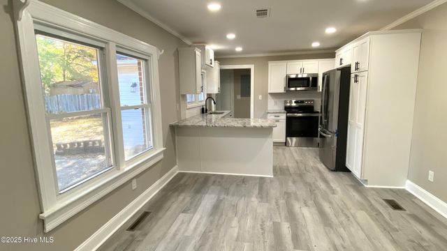 1103 W Ragsdale Road, Greenville, NC 27858