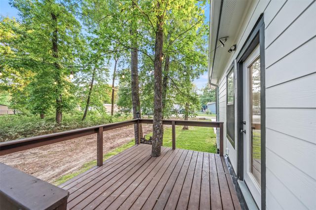 181 Acorn Lane, Point Blank, TX 77364