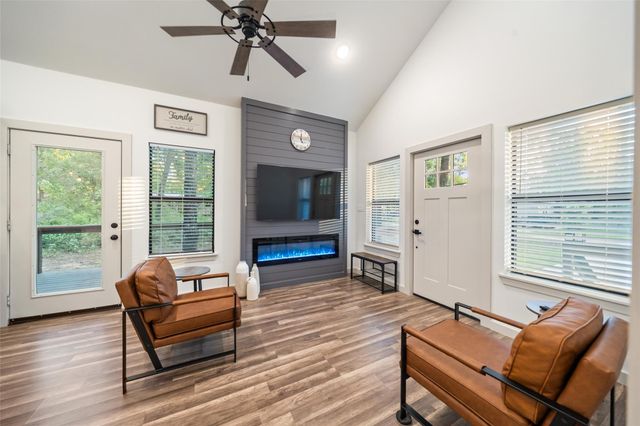 181 Acorn Lane, Point Blank, TX 77364