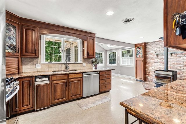 12 Catherine Dr, Peabody, MA 01960
