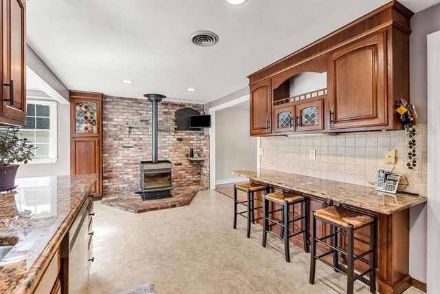 12 Catherine Dr, Peabody, MA 01960