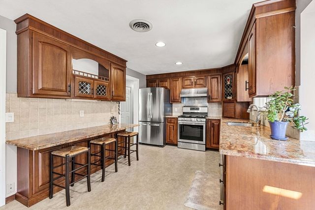 12 Catherine Dr, Peabody, MA 01960
