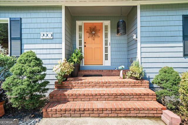 990 Lake Charles Drive, Roswell, GA 30075