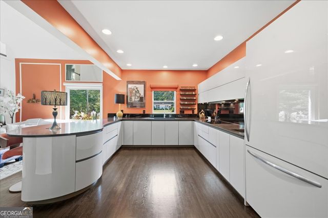 990 Lake Charles Drive, Roswell, GA 30075