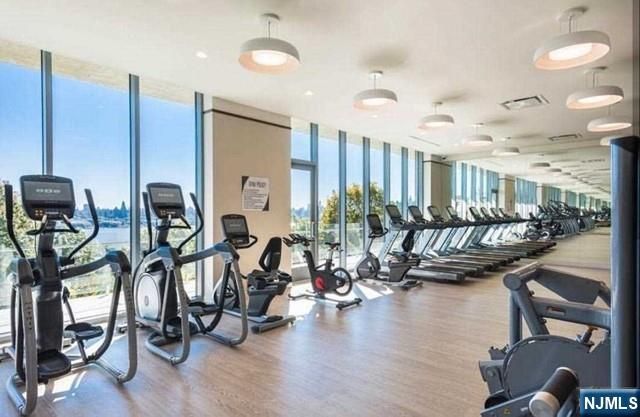 320 Adolphus Avenue 404, Cliffside Park, NJ 07010