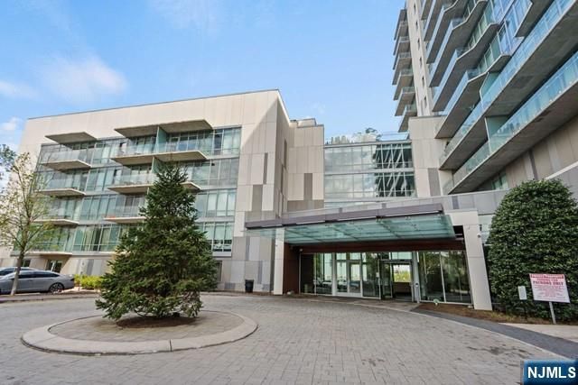 320 Adolphus Avenue 404, Cliffside Park, NJ 07010