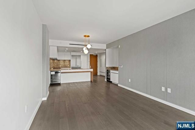 320 Adolphus Avenue 404, Cliffside Park, NJ 07010