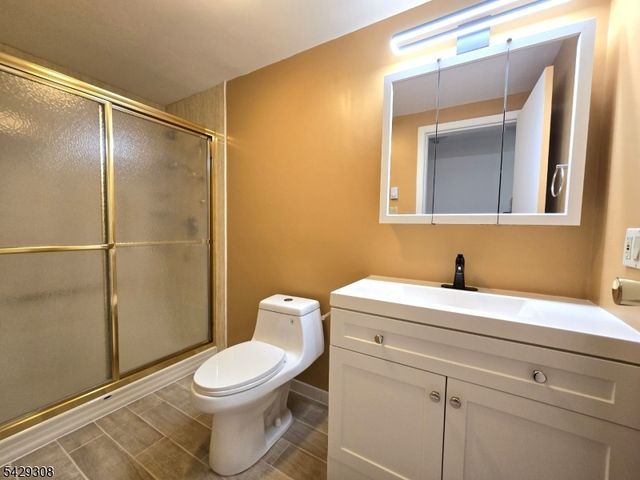 44 Linwood Ave, Dover Town, NJ 07801