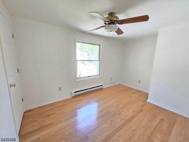 44 Linwood Ave, Dover Town, NJ 07801