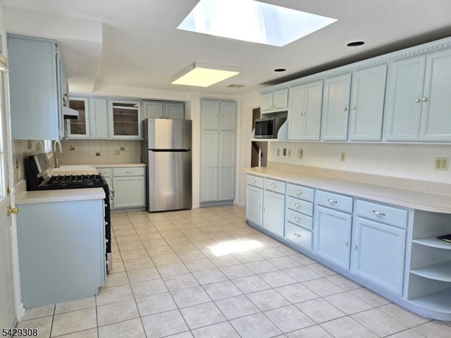 44 Linwood Ave, Dover Town, NJ 07801