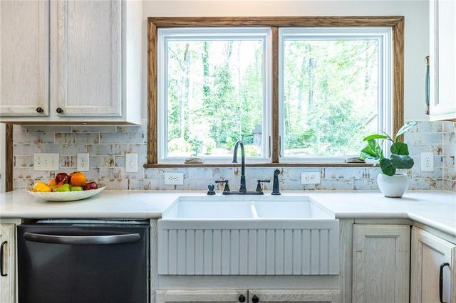 675 Wendan Drive, Decatur, GA 30033