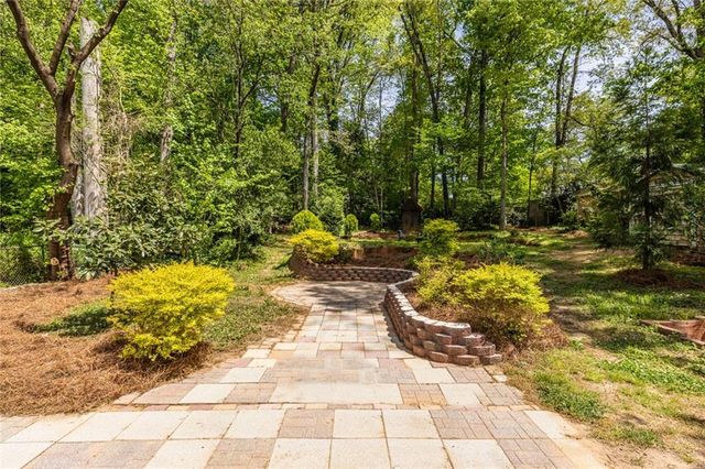 675 Wendan Drive, Decatur, GA 30033