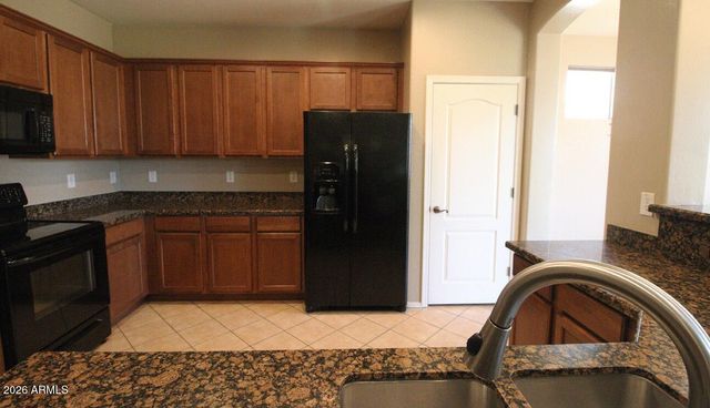 7416 W DARROW Street, Laveen, AZ 85339