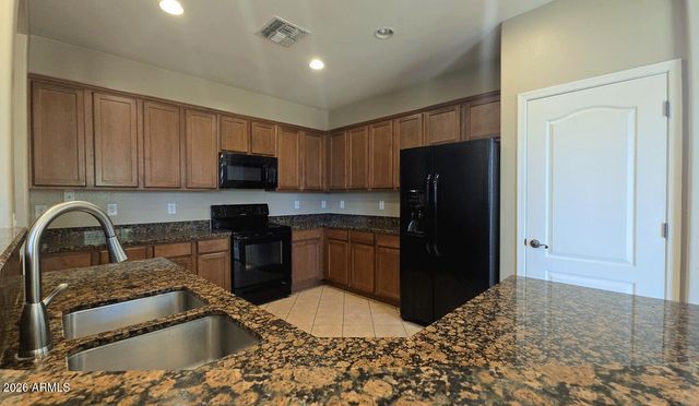 7416 W DARROW Street, Laveen, AZ 85339