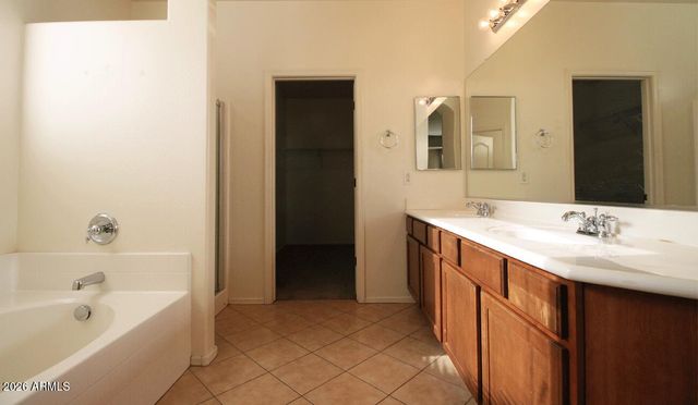 7416 W DARROW Street, Laveen, AZ 85339