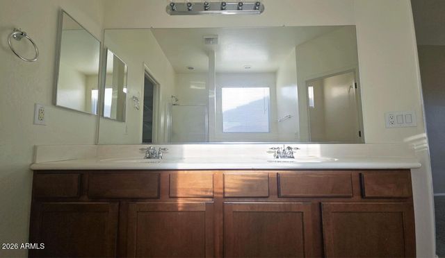 7416 W DARROW Street, Laveen, AZ 85339