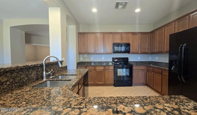 7416 W DARROW Street, Laveen, AZ 85339