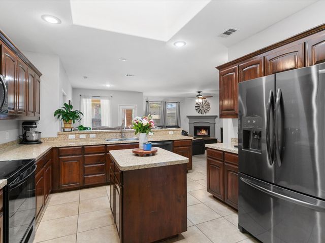 10857 Irish Glen Trail, Fort Worth, TX 76052