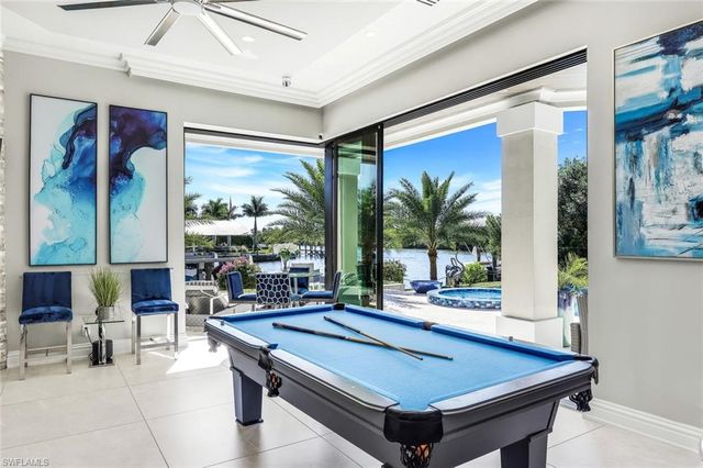 1518 Hermitage LN, Cape Coral, FL 33914