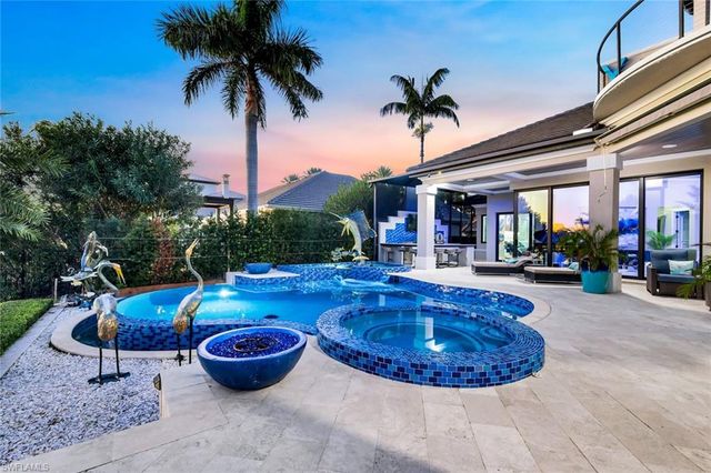 1518 Hermitage LN, Cape Coral, FL 33914