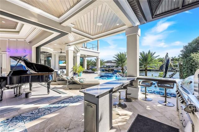 1518 Hermitage LN, Cape Coral, FL 33914