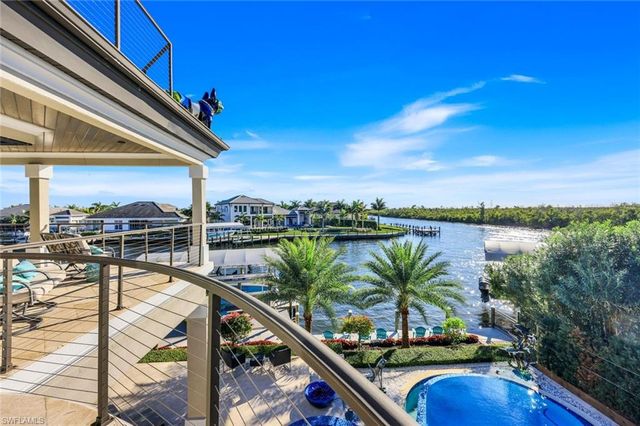 1518 Hermitage LN, Cape Coral, FL 33914