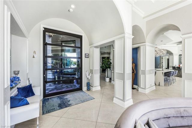 1518 Hermitage LN, Cape Coral, FL 33914