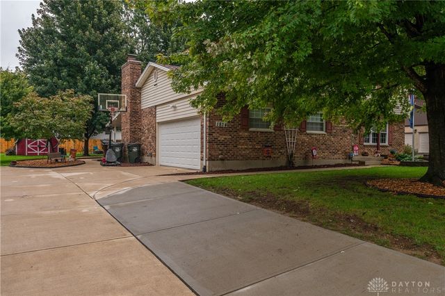 1874 Willowgreen Drive, Beavercreek, OH 45432
