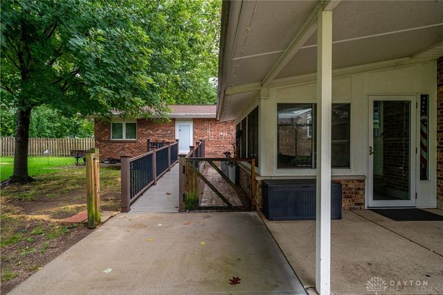 1874 Willowgreen Drive, Beavercreek, OH 45432