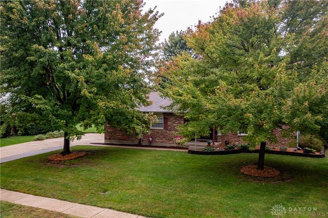 1874 Willowgreen Drive, Beavercreek, OH 45432