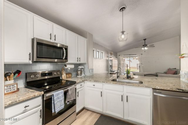 1736 E ROBIN Lane, Gilbert, AZ 85296