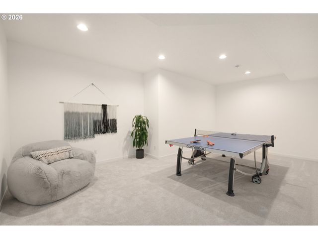 2460 TIPPERARY Ct, West Linn, OR 97068