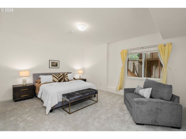 2460 TIPPERARY Ct, West Linn, OR 97068