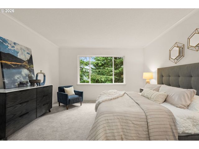 2460 TIPPERARY Ct, West Linn, OR 97068