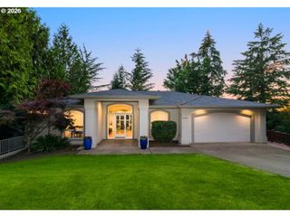 2460 TIPPERARY Ct, West Linn, OR 97068