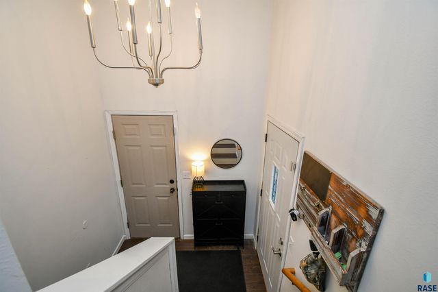 6049 W Jordan Ct Court, Sioux Falls, SD 57106