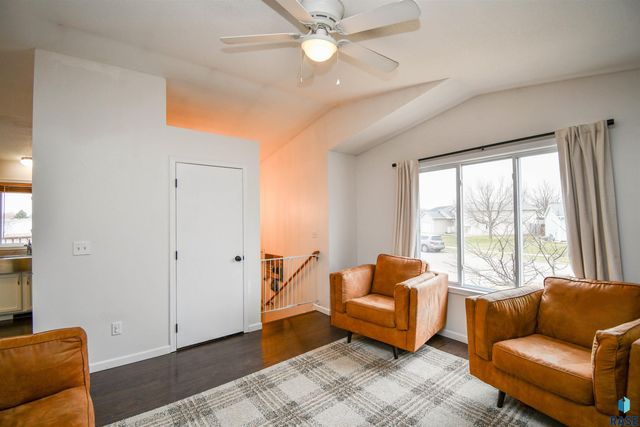 6049 W Jordan Ct Court, Sioux Falls, SD 57106